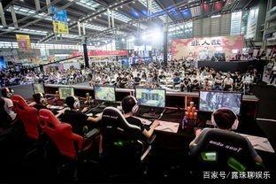 她的发球和