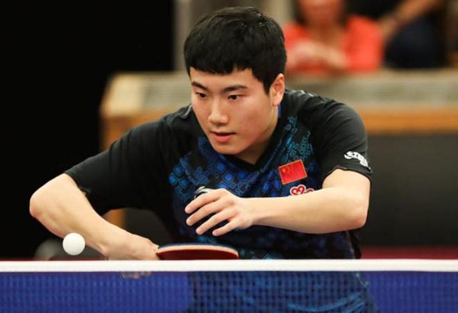 中脱颖而出 中脱颖而出